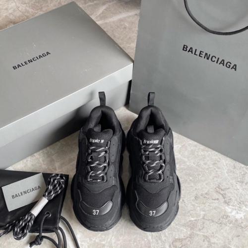 Balenciaga Triple S Black (2021)