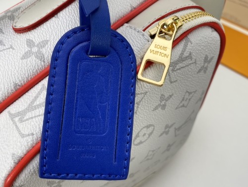 Handbag Louis Vuitton M85141 size 30.0 x22.0 x9.0 cm