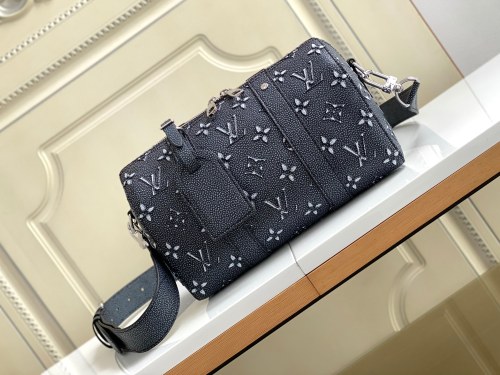  Handbag  Louis Vuitton  M21448 size  27x17x13 cm 