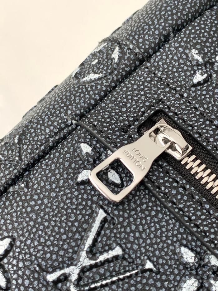  Handbag  Louis Vuitton  M21359  size  29 x 42 x 15  cm