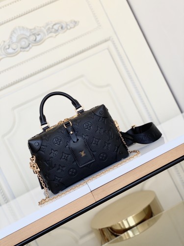  Handbag   Louis Vuitton M56319 size 20*14*8 cm