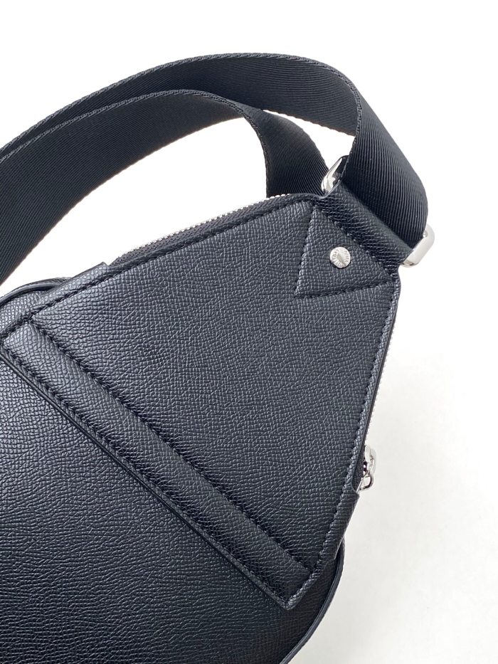  Handbag  Louis Vuitton  30863  size 20x31x7cm
