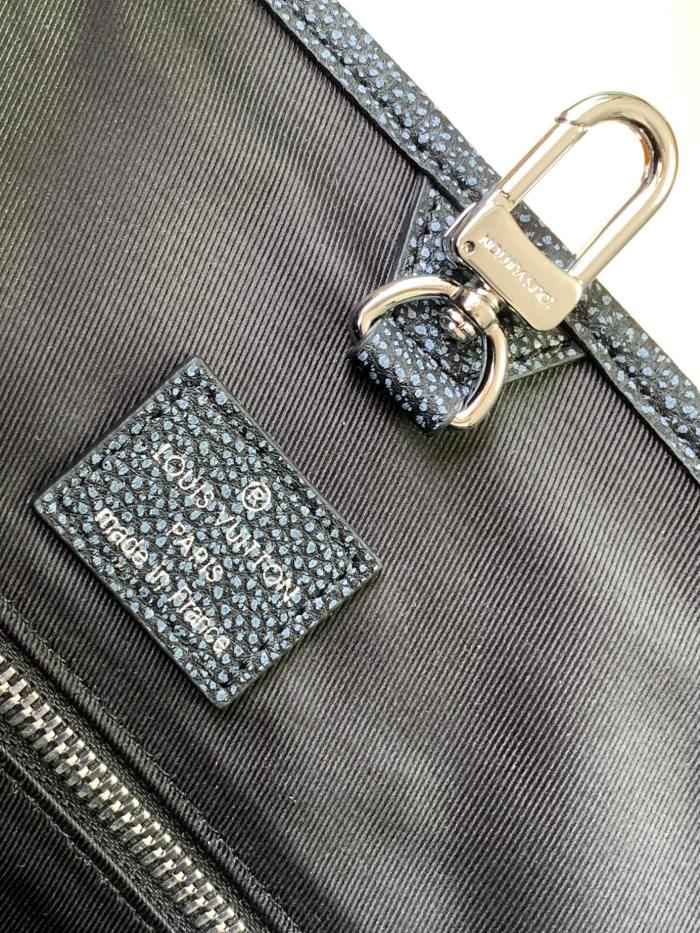 Handbag  Louis Vuitton M21371 size 60 x 37 x 15.5 cm
