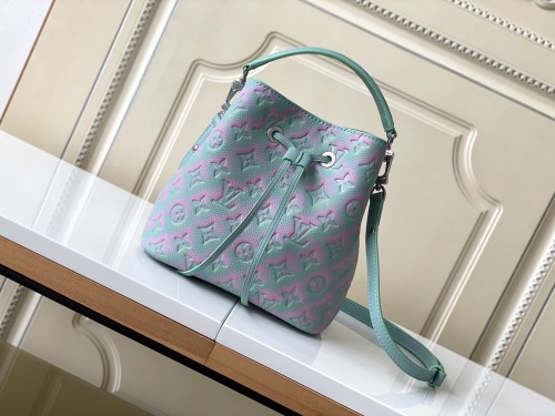  Handbag   Louis Vuitton  M46173  size  20 x 20 x 13  cm