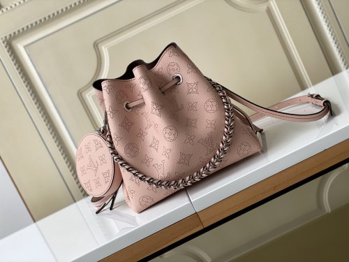  Handbag    Louis Vuitton   M57068  size  19 x 22 x 14 cm