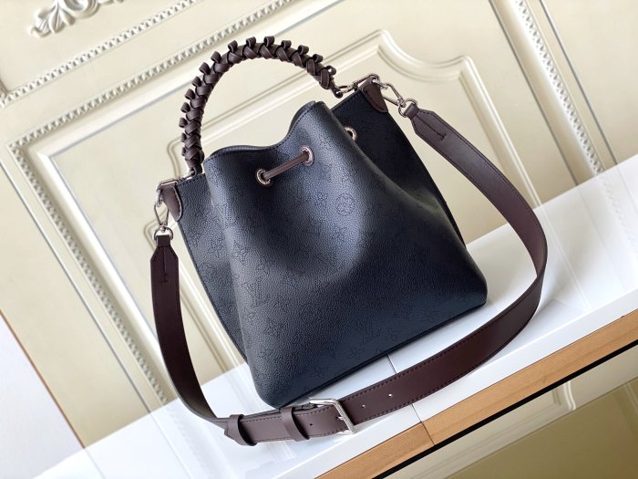  Handbag  Louis Vuitton  M55800  size 25.0 x 25.0 x 20.0 cm