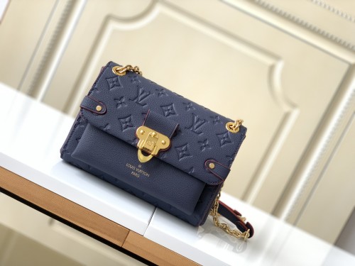 Handbag   Louis Vuitton  M44550  size  21x15x8  cm