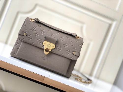  Handbag   Louis Vuitton M44929  size  25 x 17 x 9.5 cm 