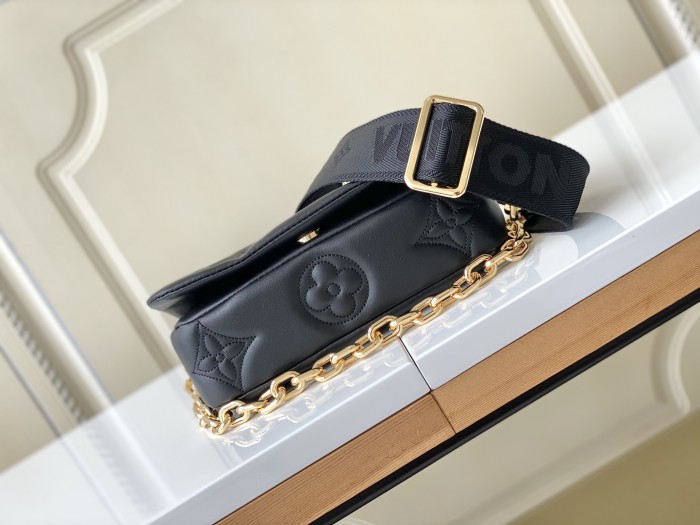 Handbag   Louis Vuitton    81398  size  20.0 x 12.0 x 6.0 cm