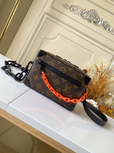 Handbag   Louis Vuitton  M44735  size 18.5 x 13.0 x 8.0 cm