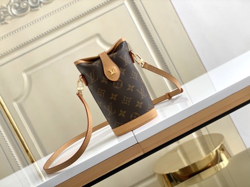 Handbag   Louis Vuitton  M80874   size  14.5*18*6.5 cm