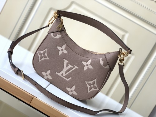  Handbag   Louis Vuitton  M46002  size  22 x 14 x 9  cm