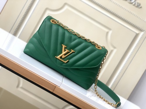 Handbag  Louis Vuitton   M58664  size  24x14x9  cm