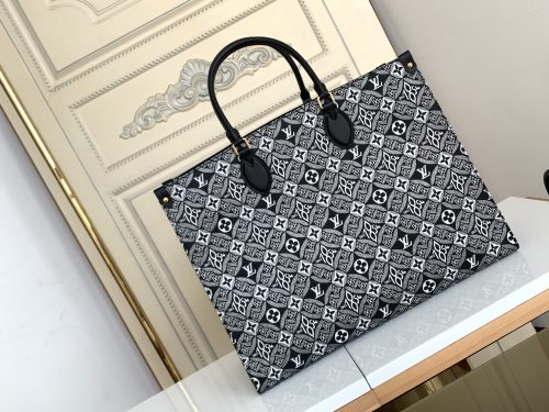 Handbag   Louis Vuitton  M57207  size  41 x 34 x 19 cm