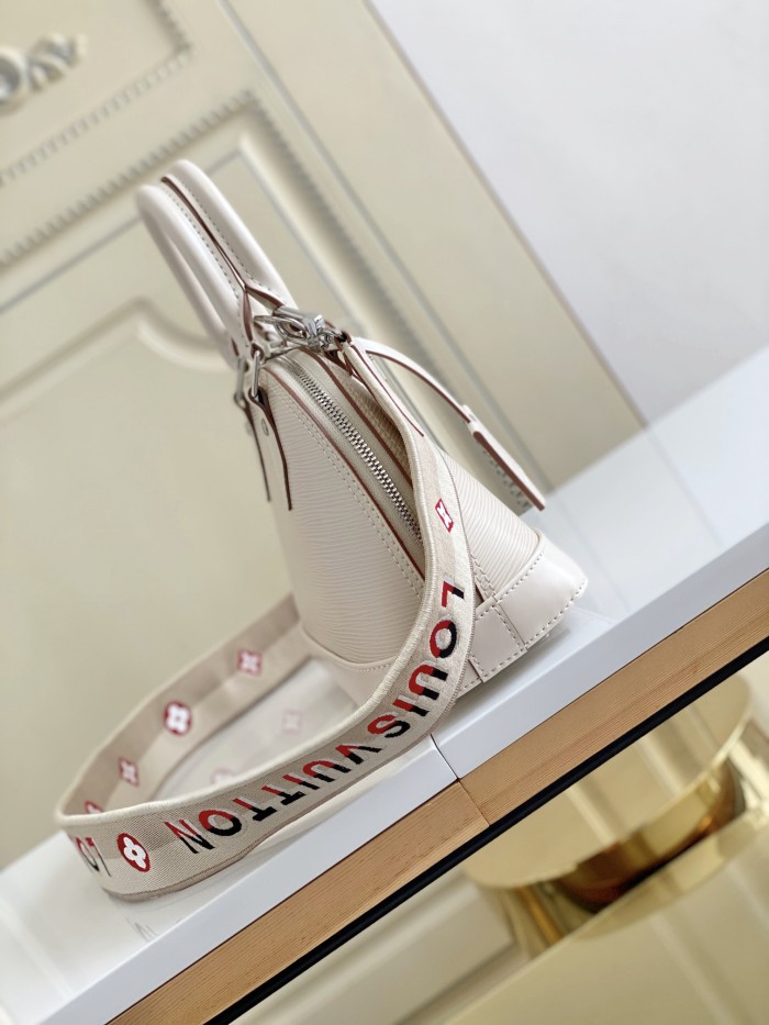 Handbag   Louis Vuitton  M58706  size  23.5 x 17.5 x 11.5  cm