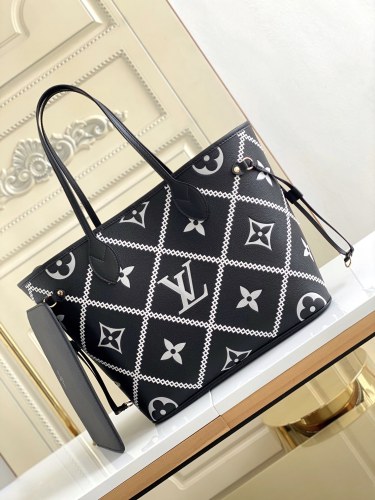 Handbag   Louis Vuitton  M46040  size  31 x 28 x 14  cm