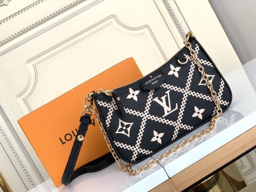 Handbag  Louis Vuitton  M81137  size  19x 11.5 x 3  cm