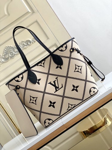 Handbag  Louis Vuitton    M46039   size  31 x 28 x 14  cm