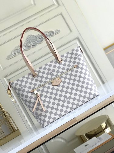 Handbag  Louis Vuitton   M44040  size  42/27/17  cm 