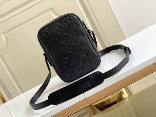 Handbag   Louis Vuitton  M44972  size  16.0 x 21.0 x 4.5 cm