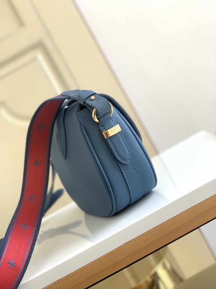 Handbag  Louis Vuitton  M58964  size 25 x 17.5 x 8  cm