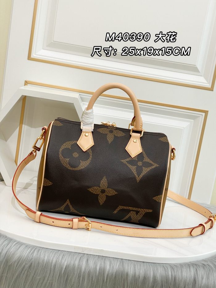  Handbag  Louis Vuitton   M44601  size  25.0×19.0×15.0  cm