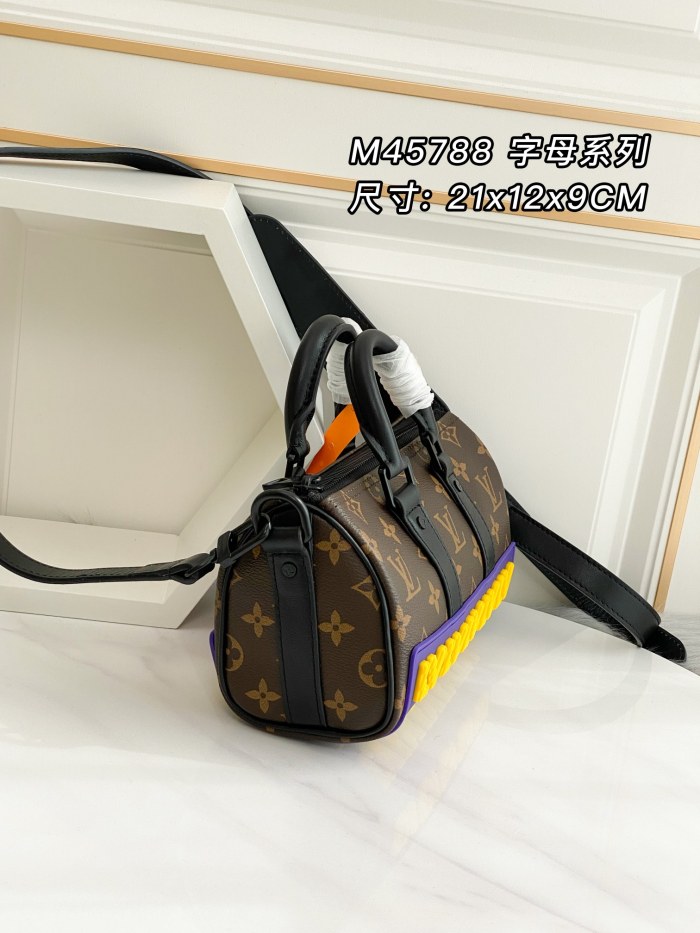  Handbag   Louis Vuitton  M45788   size  21 x 12 x 9  cm 