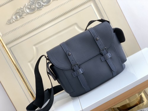  Handbag  Louis Vuitton   M58476  size  25 x 29 x 9  cm 