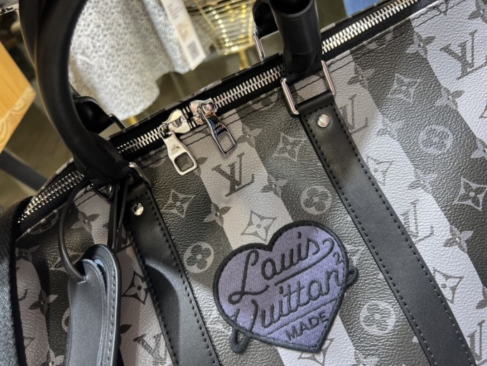  Handbag  Louis Vuitton  M45966  size 55 x 31 x 26  cm