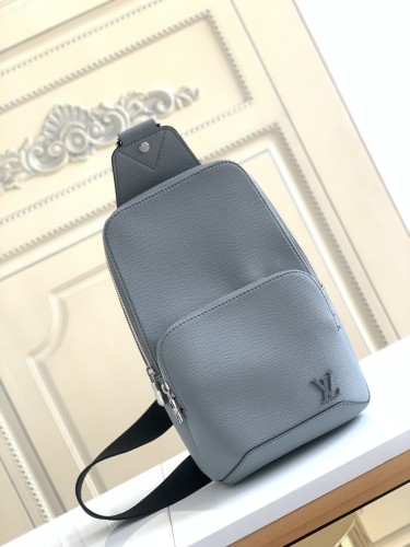  Handbag   Louis Vuitton  M30801  size  20 x 31 x 10  cm