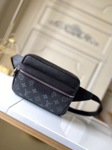  Handbag  Louis Vuitton  M30245  size  21.0 x 17.0 x 5.0 cm 
