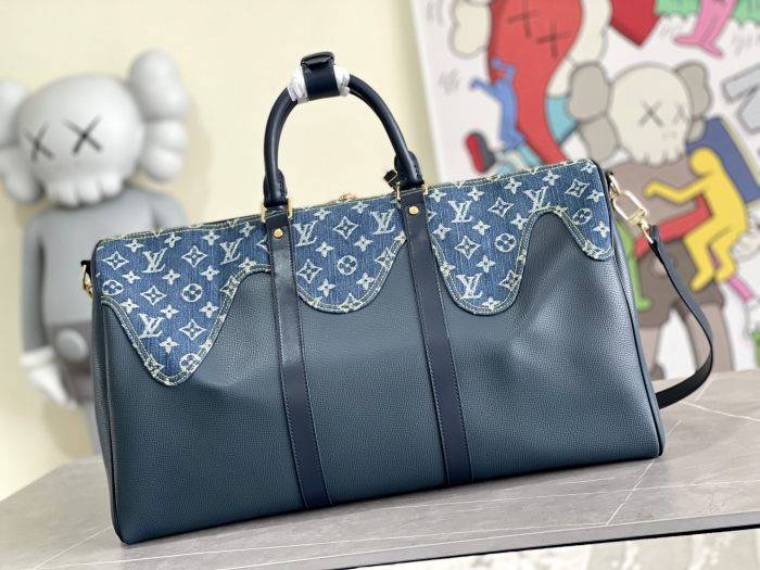  Handbag   Louis Vuitton  M45948  size  20x 13.5x 11.5 cm