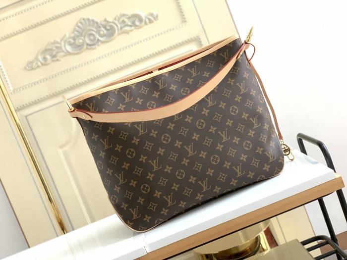 Handbag  Louis Vuitton  M50156  size   41.0×33.0×15.0  cm