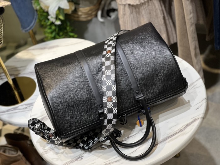 Handbag   Louis Vuitton  M57416   size   45x 27x 20  cm  