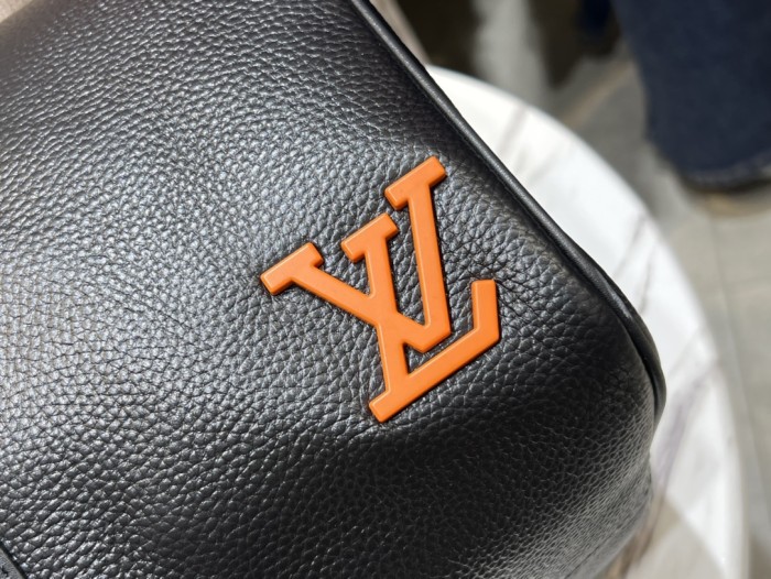 Handbag   Louis Vuitton  M57416   size   45x 27x 20  cm  