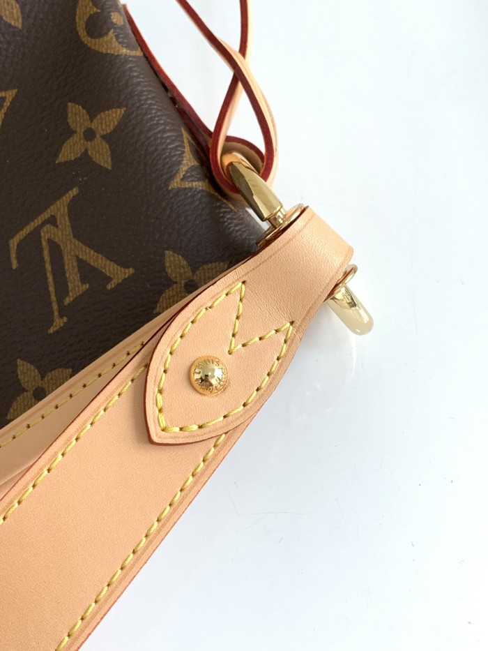  Handbag   Louis Vuitton  M50156   size  41.0×33.0×15.0  cm