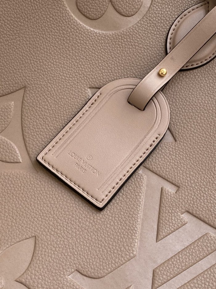  Handbag   Louis Vuitton   M44925   size  41.0 x 34.0 x 19.0 cm