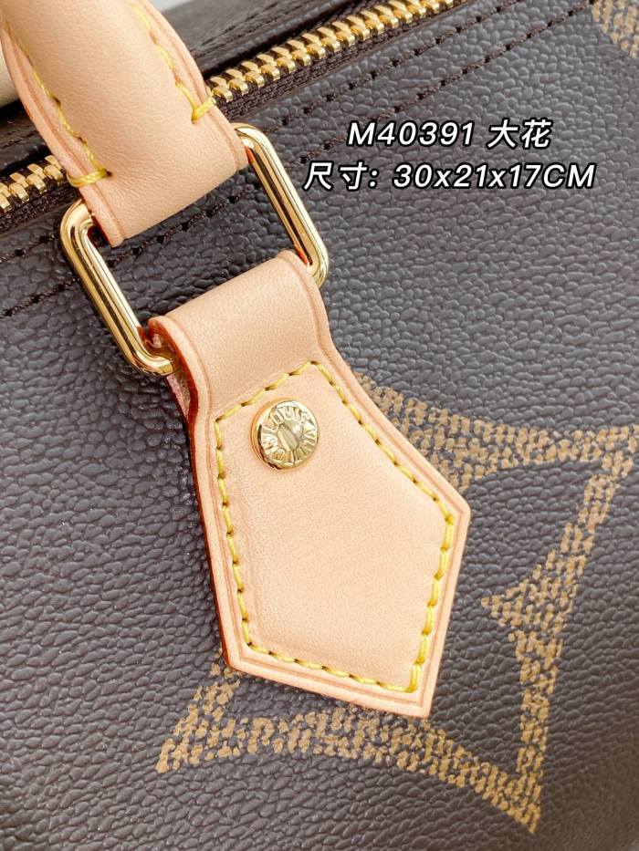  Handbag  Louis Vuitton   M44601  size  30.0 x 21.0 x 17.0 cm