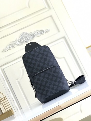  Handbag   Louis Vuitton  M41719  size  20 x 31 x 10  cm   
