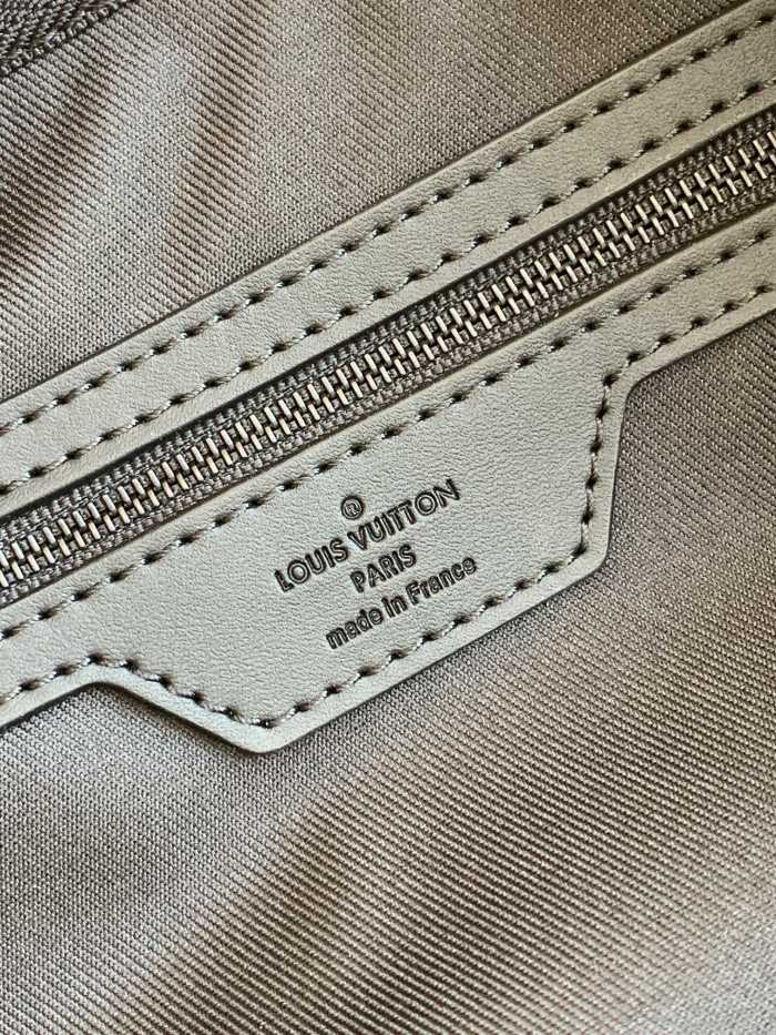  Handbag   Louis Vuitton   M44471  size  50x29x23  cm