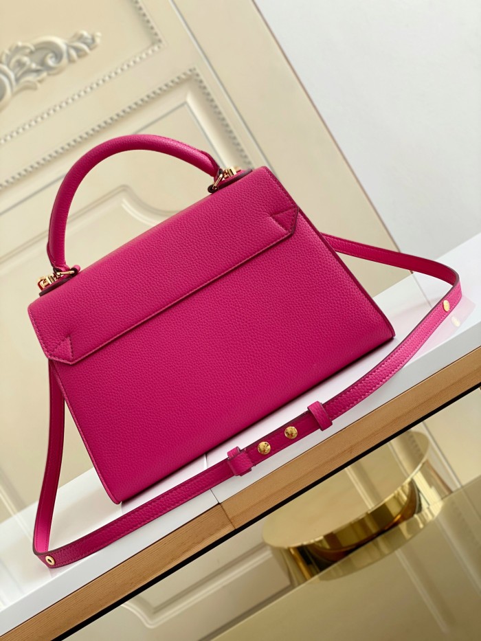 Handbag  Louis Vuitton   M57090  size  29.0×21.0×12  cm