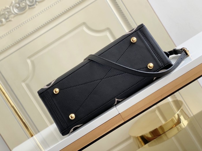  Handbag   Louis Vuitton  M45842  size  34 x 24 x 15  cm