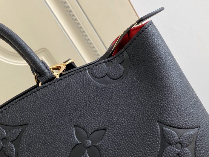 Handbag  Louis Vuitton M45811  size 34 x 24 x 15 cm