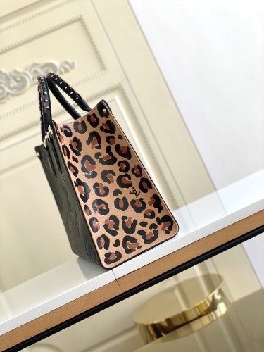 Handbag   Louis Vuitton  M58522  size   35-28-15  cm