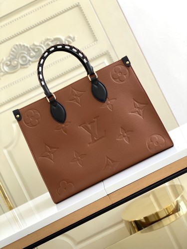 Handbag   Louis Vuitton   M58521  size   35-28-15 cm