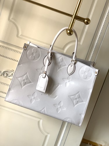  Handbag  Louis Vuitton  M44925  size  41.0 x 34.0 x 19.0 cm 