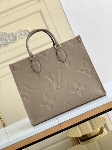 Handbag   Louis Vuitton   M45607   size  34-26-15  cm