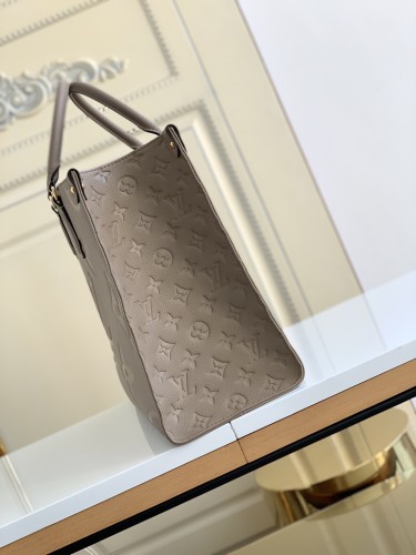 Handbag   Louis Vuitton   M45607   size  34-26-15  cm