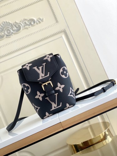  Handbag  Louis Vuitton  M80738  size  13 x 19 x 8  cm