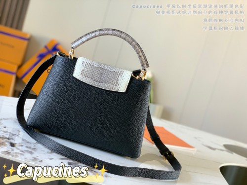  Handbag   Louis Vuitton   M94517  size  27.0 x 18.0 x 9.0  cm